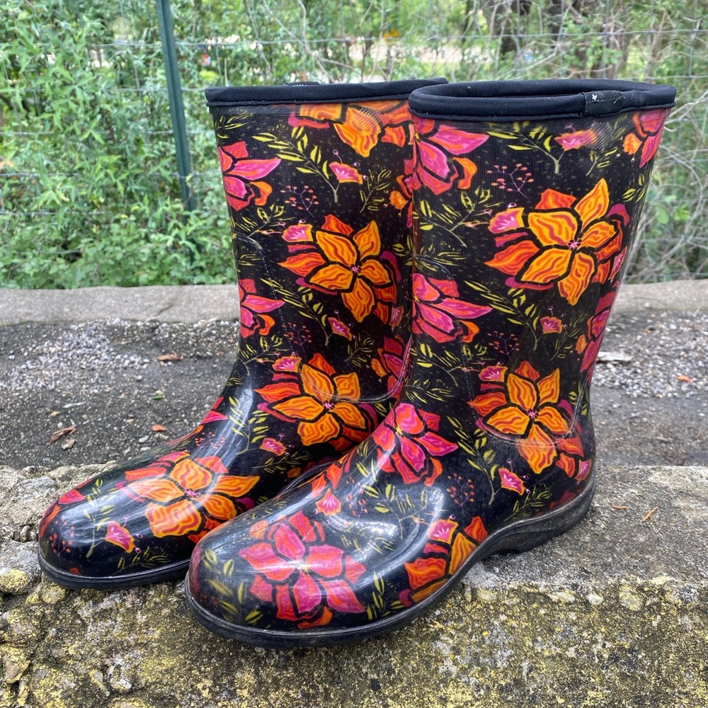 Slogger’s Women’s Floral Rain Boots — Black with Orange & Pink Flowers size 10